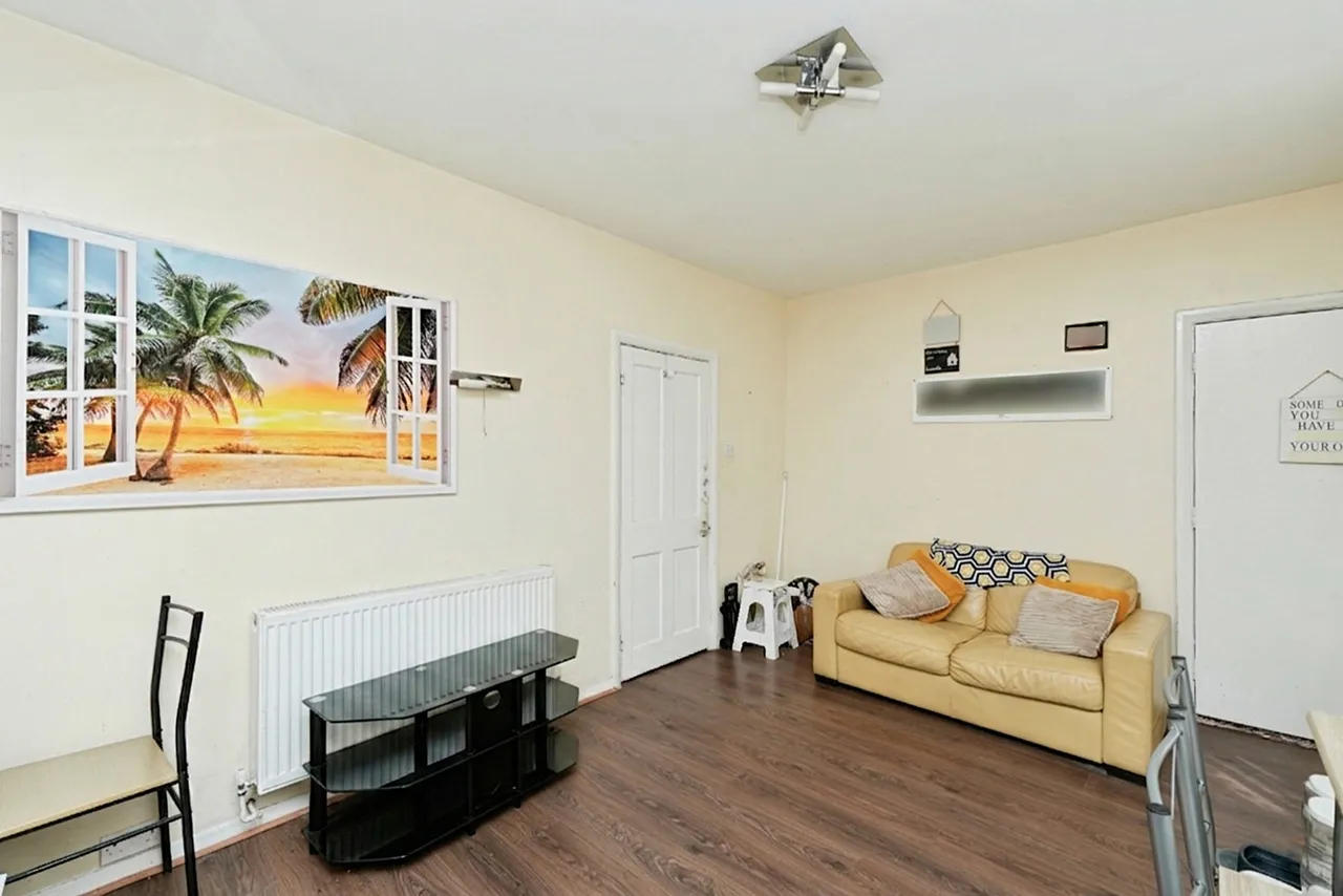 Moremead Road, London, SE6, photo 3