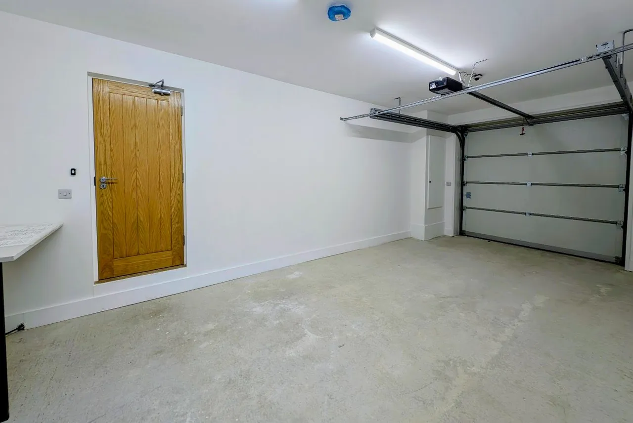 Headswell Crescent, Bournemouth, BH10, photo 21