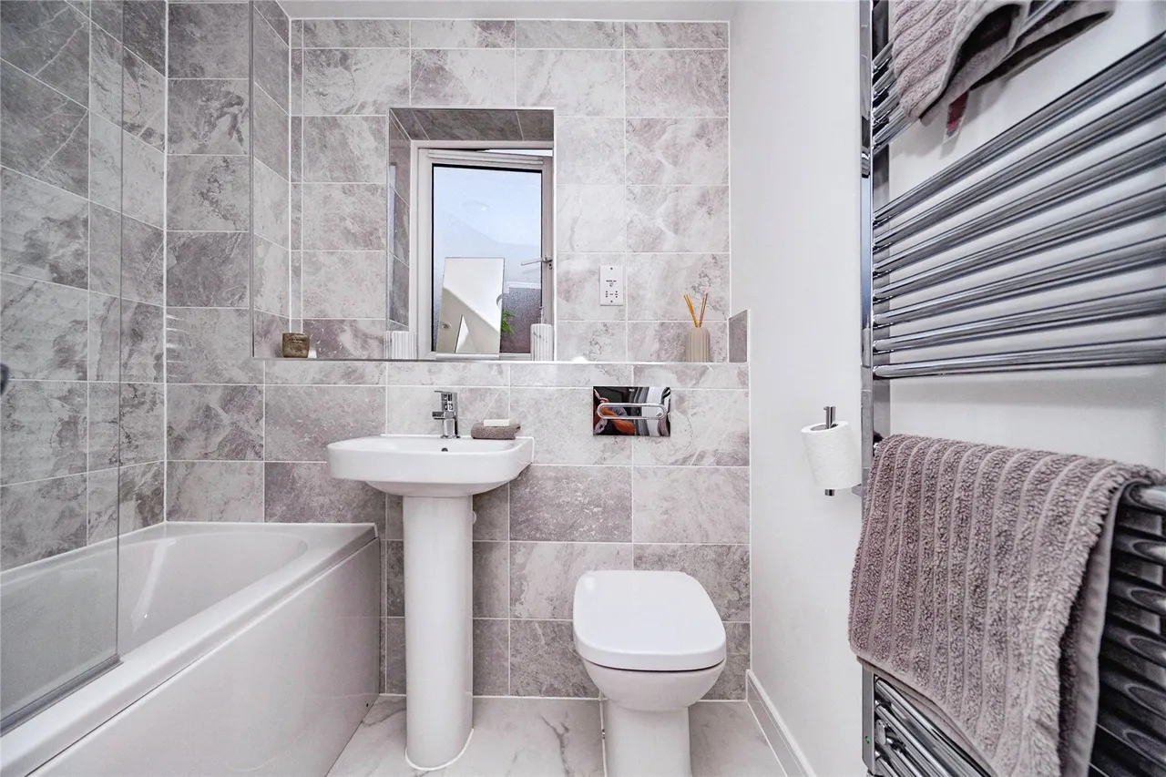 Aspen Crescent, Houghton Regis, LU5, photo 12