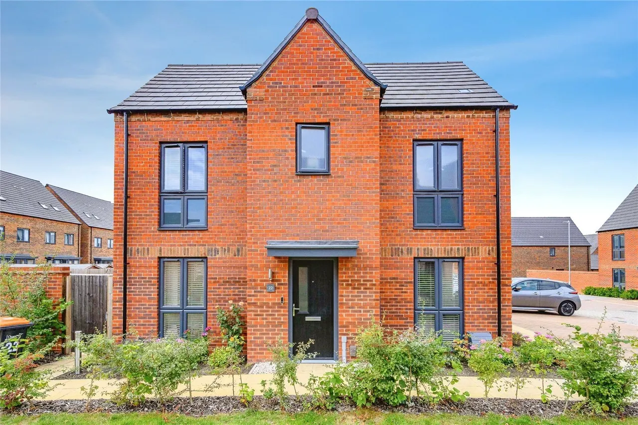 Aspen Crescent, Houghton Regis, LU5, photo 15