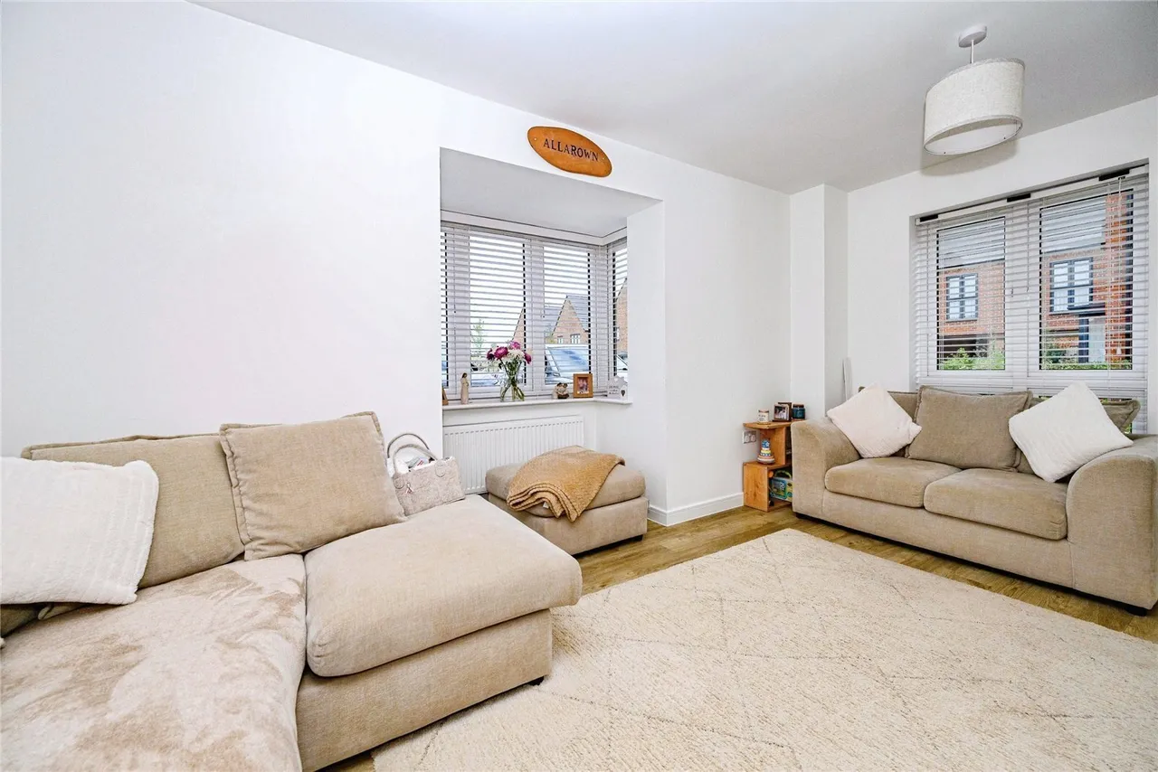 Aspen Crescent, Houghton Regis, LU5, photo 4