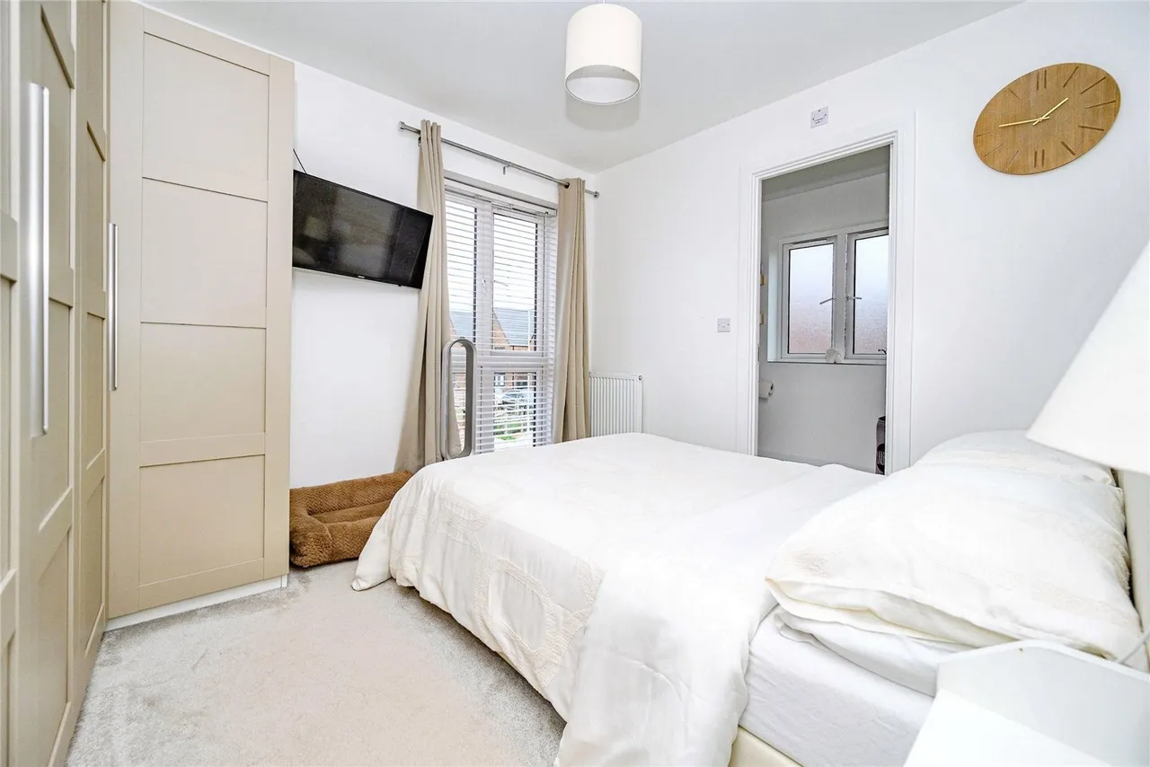Aspen Crescent, Houghton Regis, LU5, photo 8