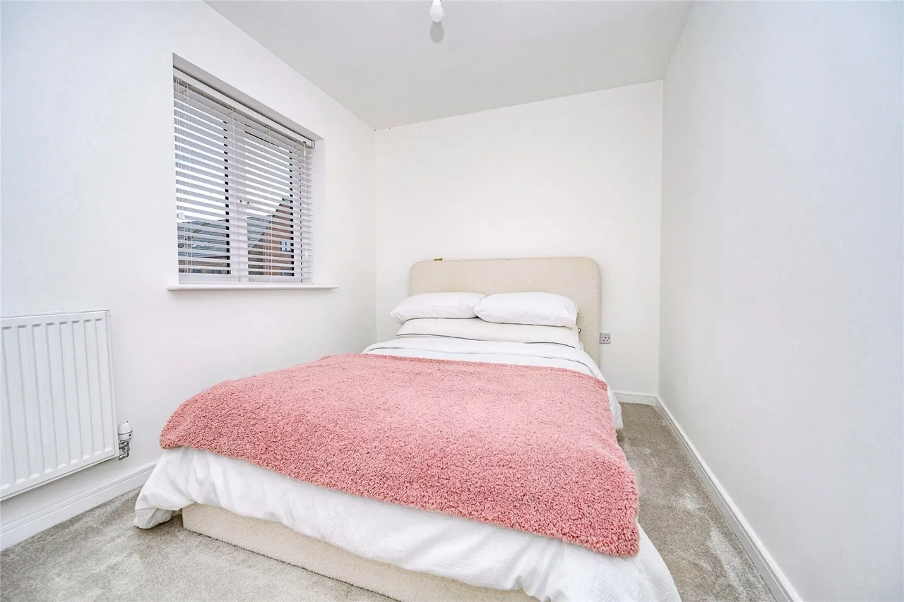 Aspen Crescent, Houghton Regis, LU5, photo 11