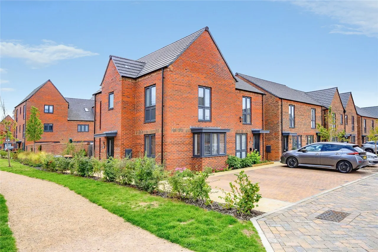 3 bed house for sale, Aspen Crescent, Houghton Regis, LU5