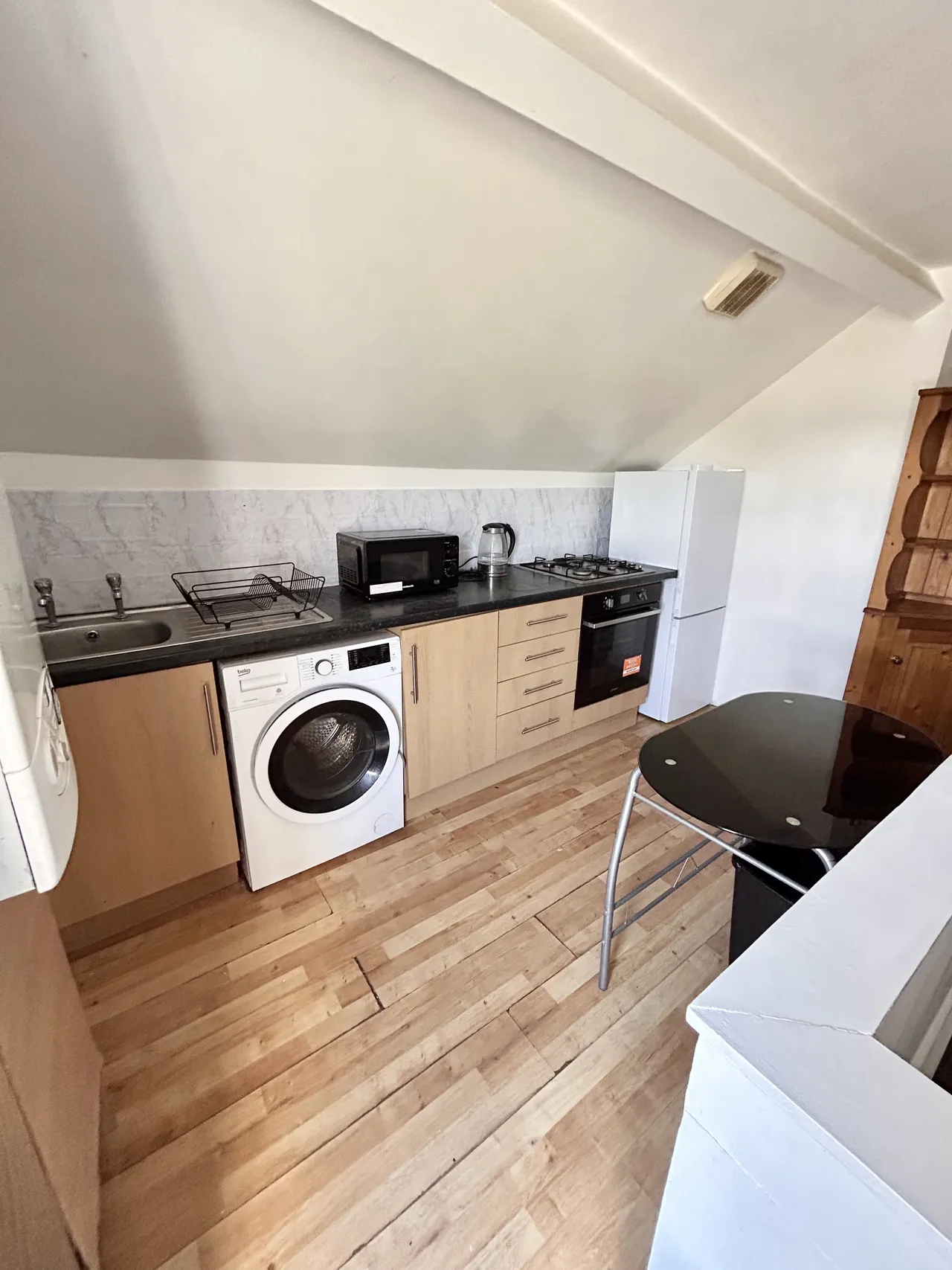 Station Road, Wombwell, S73, photo 4