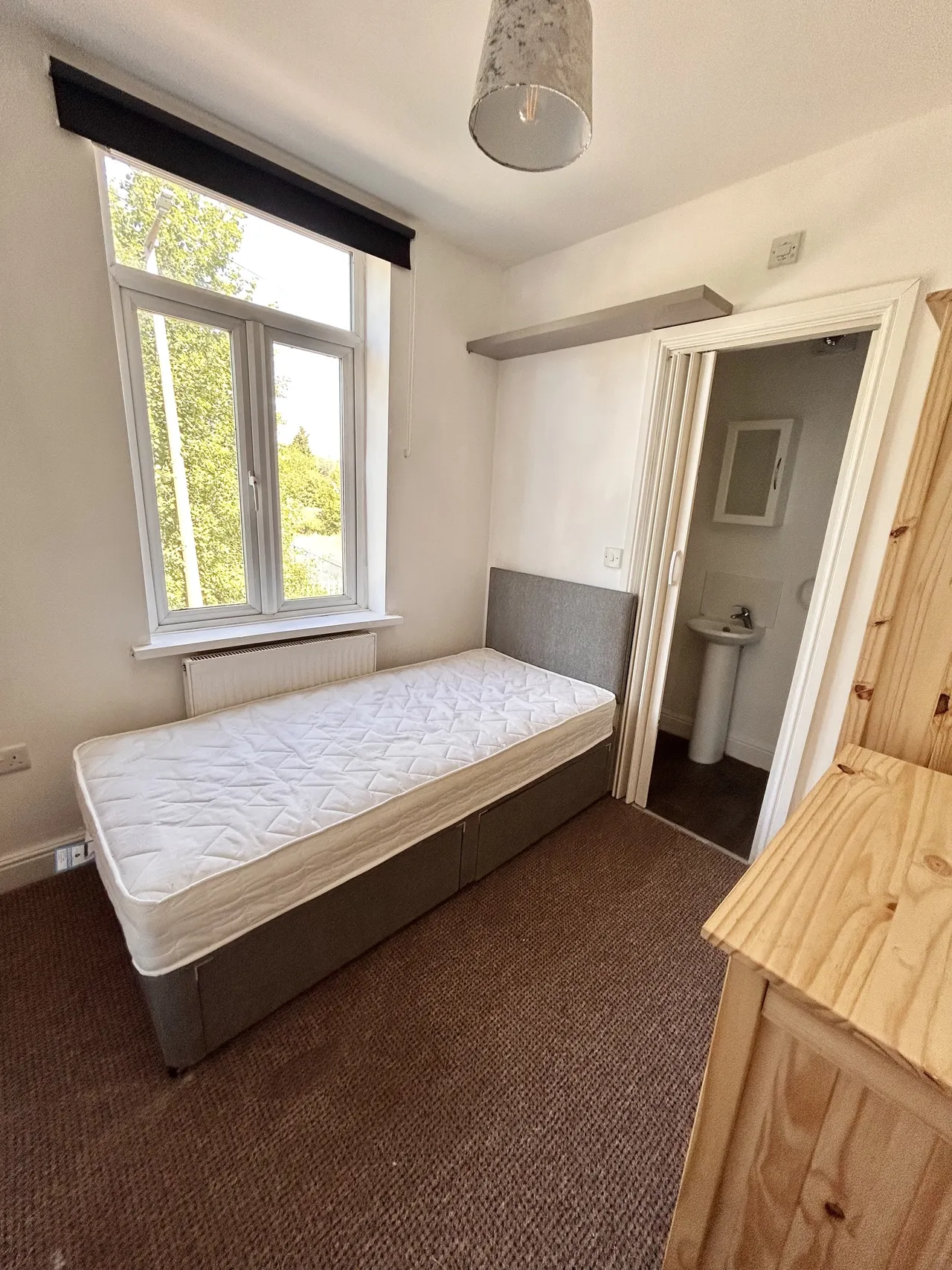 Station Road, Wombwell, S73, photo 3
