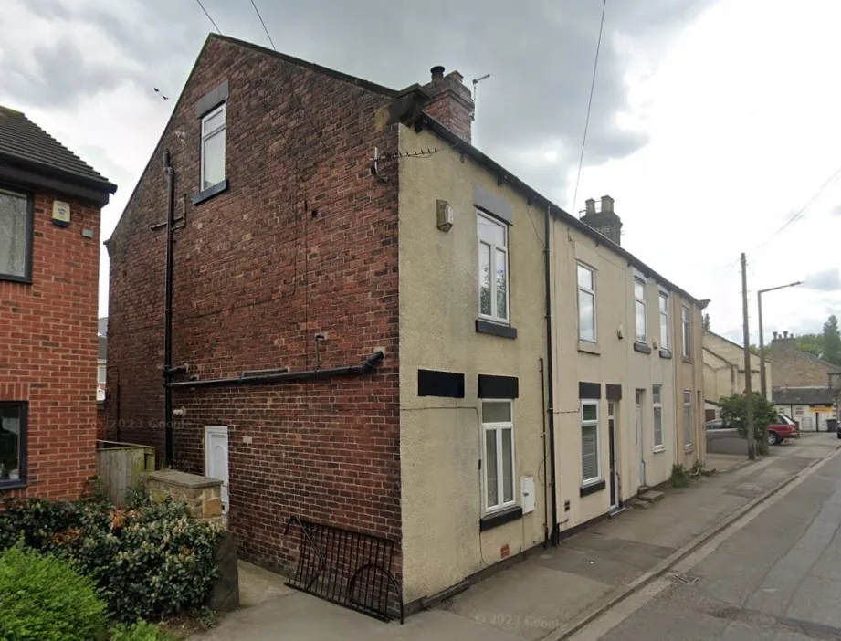 2 bed flat to rent, Station Road, Wombwell, S73