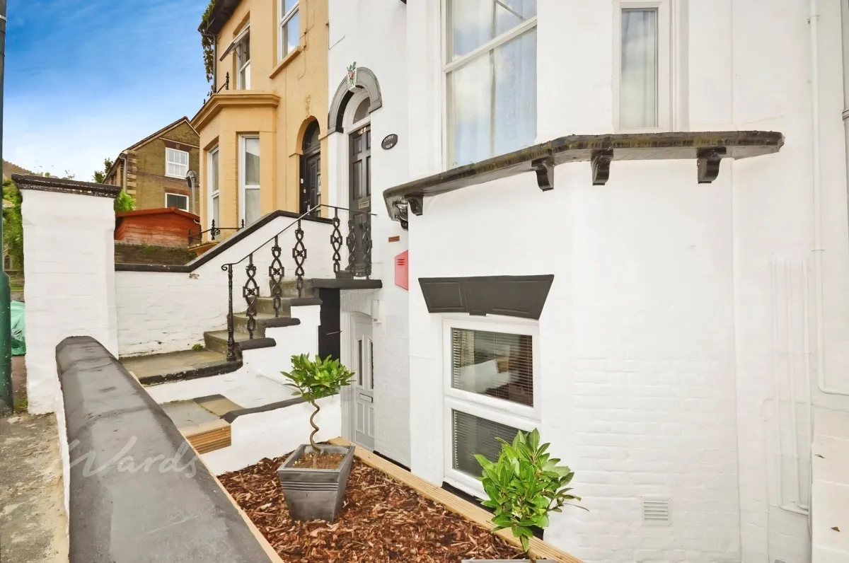 1 bed flat to rent, St. Mary's Road, Strood, ME2