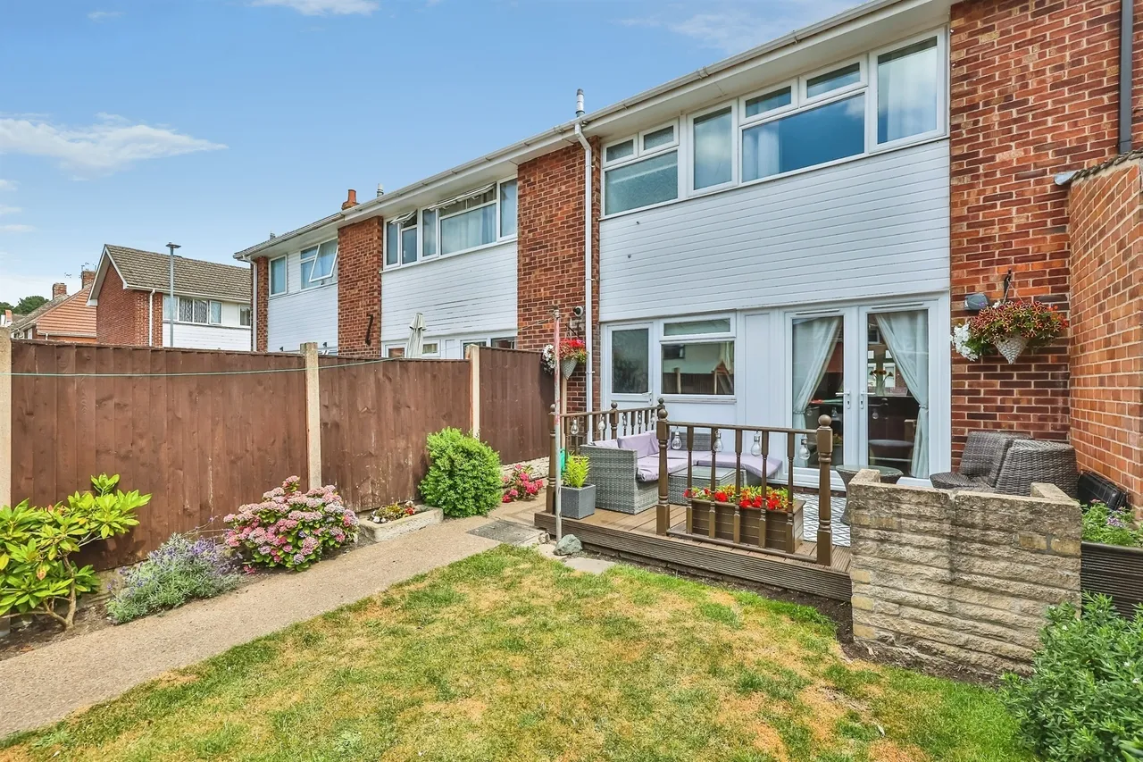 Redwood Court, Hucknall, NG15, photo 16