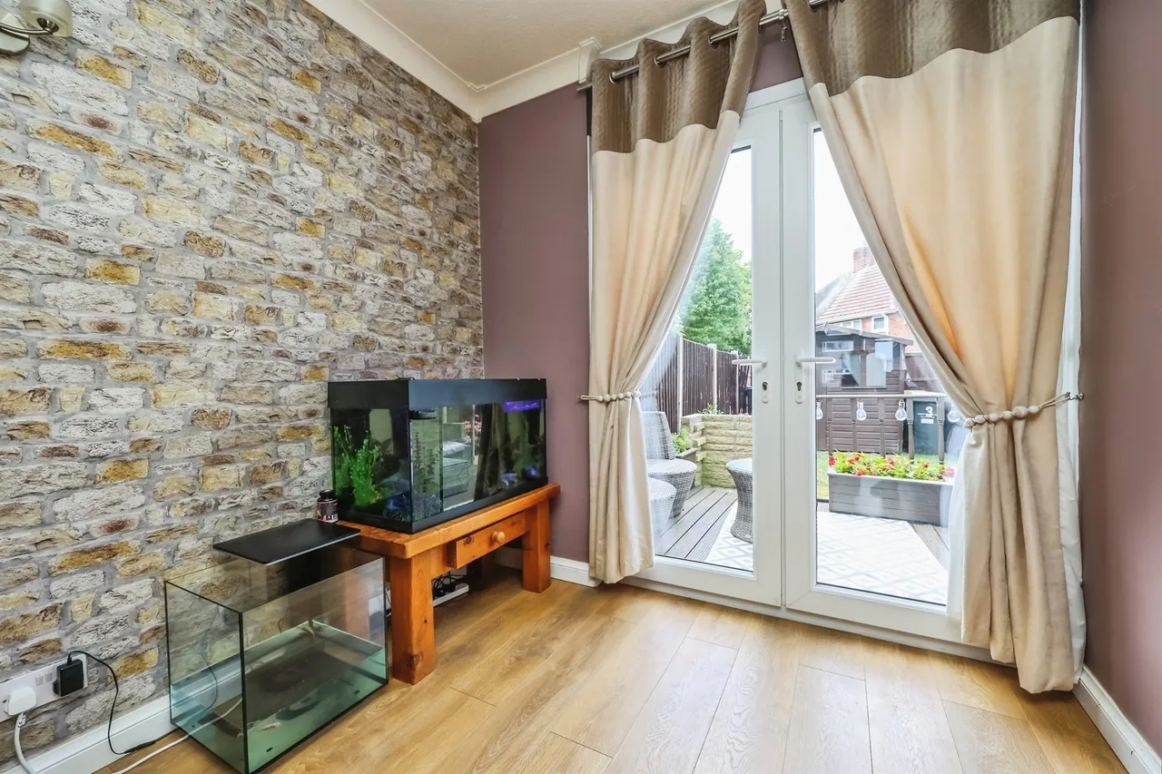 Redwood Court, Hucknall, NG15, photo 5