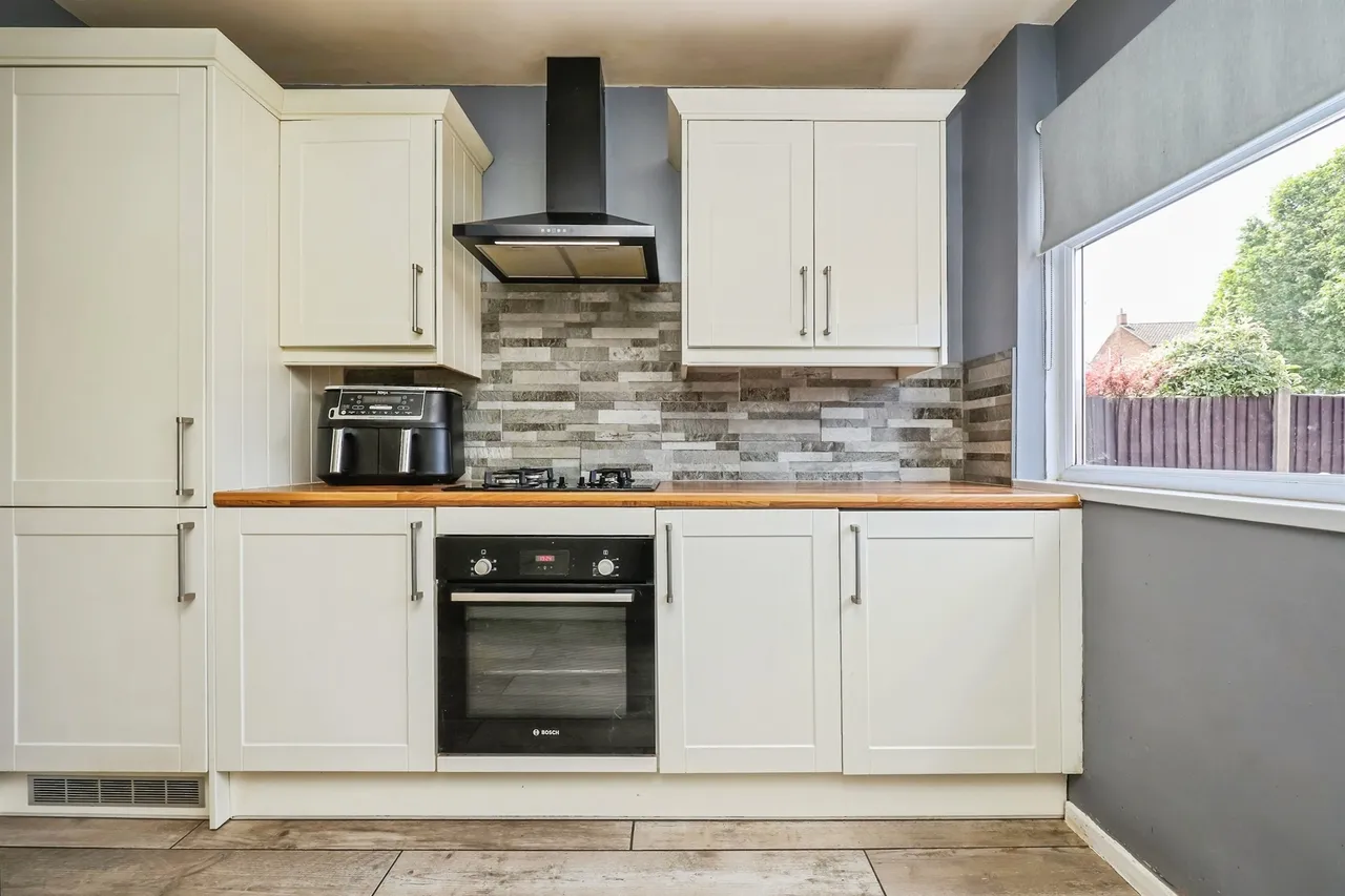 Redwood Court, Hucknall, NG15, photo 18