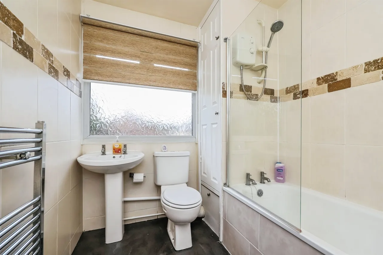Redwood Court, Hucknall, NG15, photo 11
