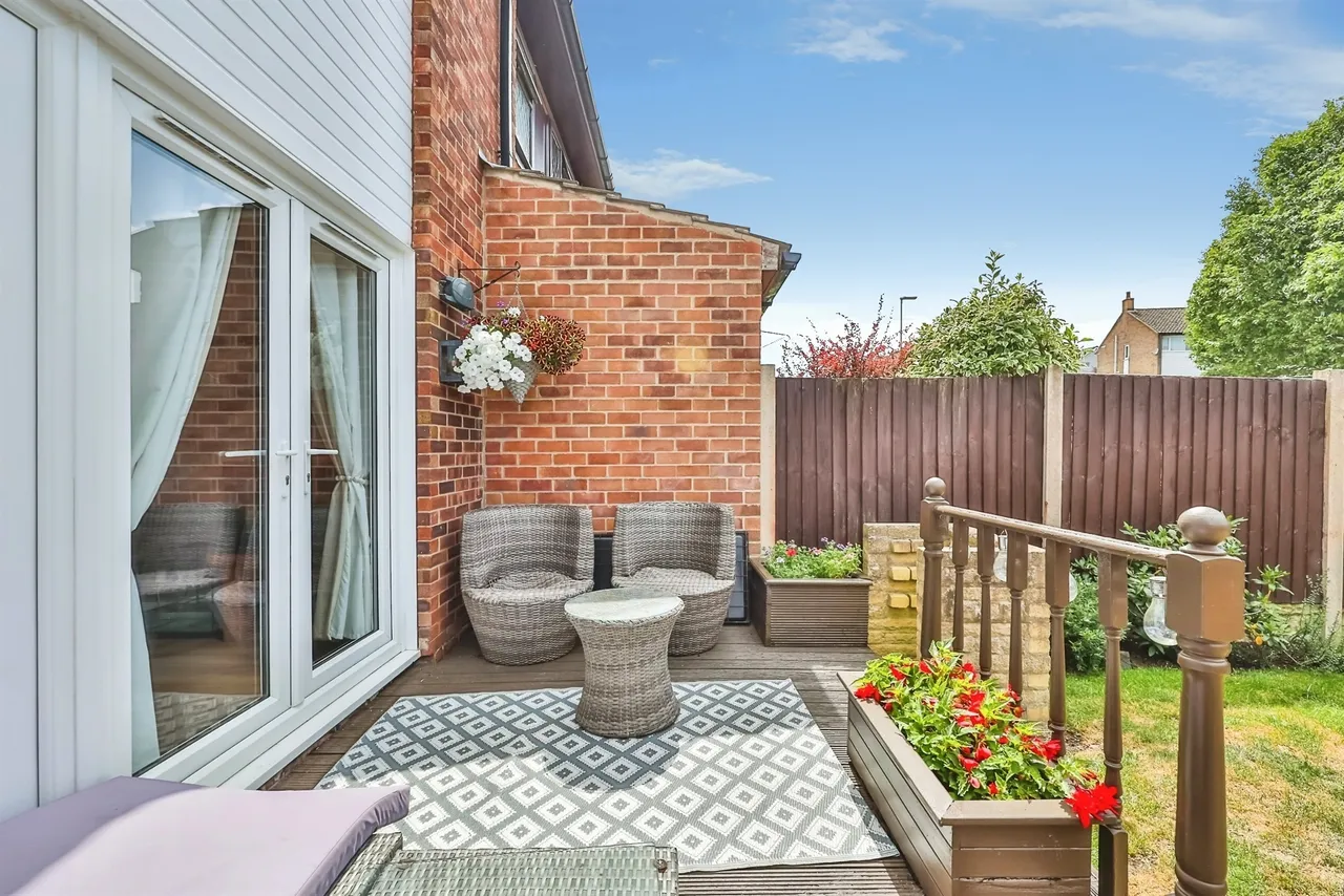 Redwood Court, Hucknall, NG15, photo 4