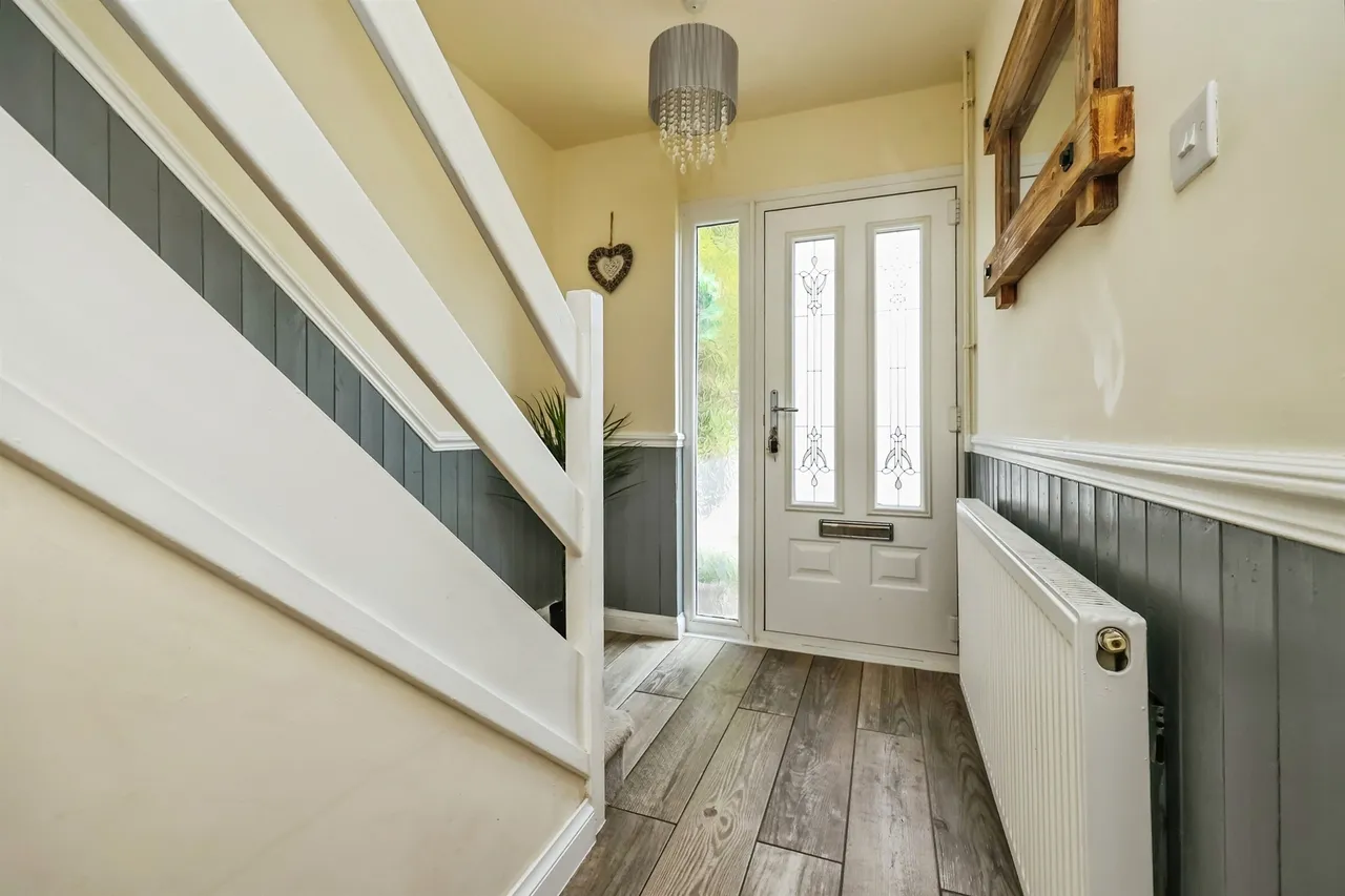 Redwood Court, Hucknall, NG15, photo 7