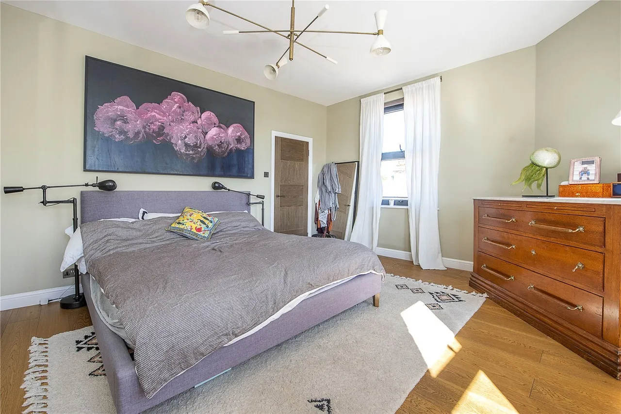 Chiswick Lane, London, W4, photo 8