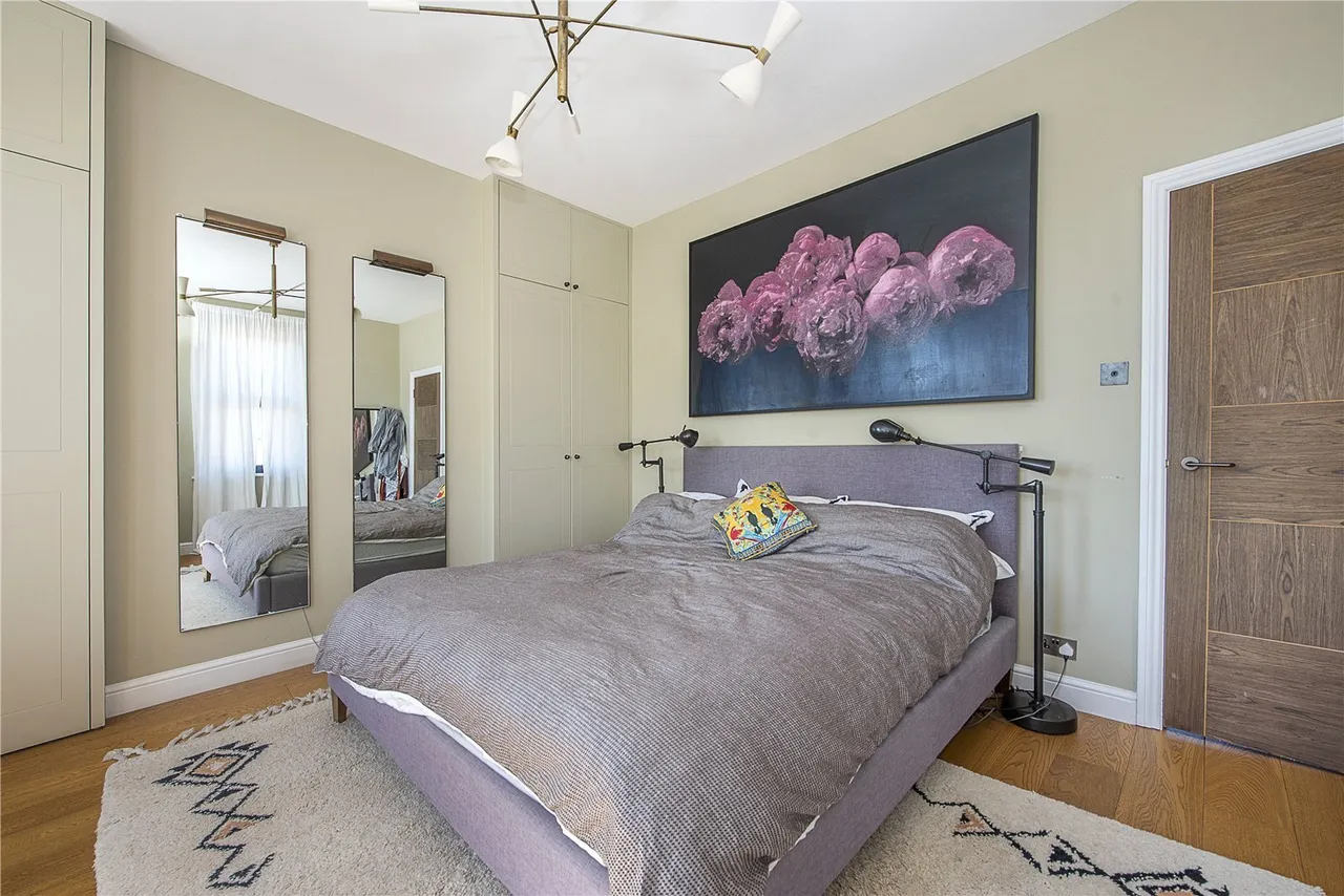 Chiswick Lane, London, W4, photo 10