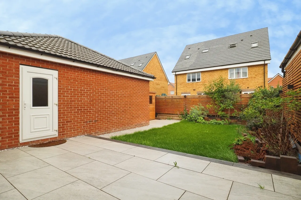 Burrows Drive, Bingham, NG13, photo 16