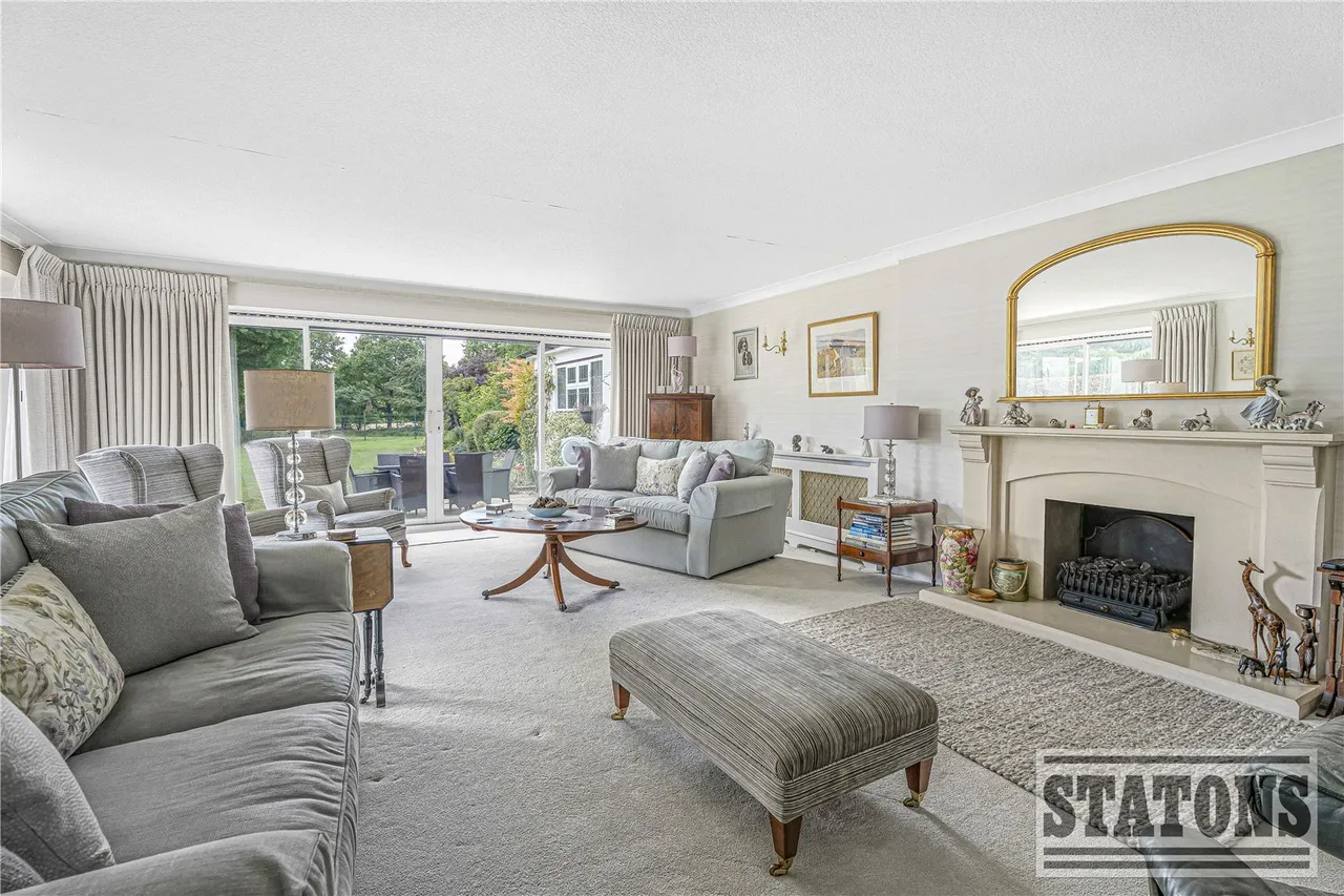 Mymms Drive, Brookmans Park, AL9, photo 2