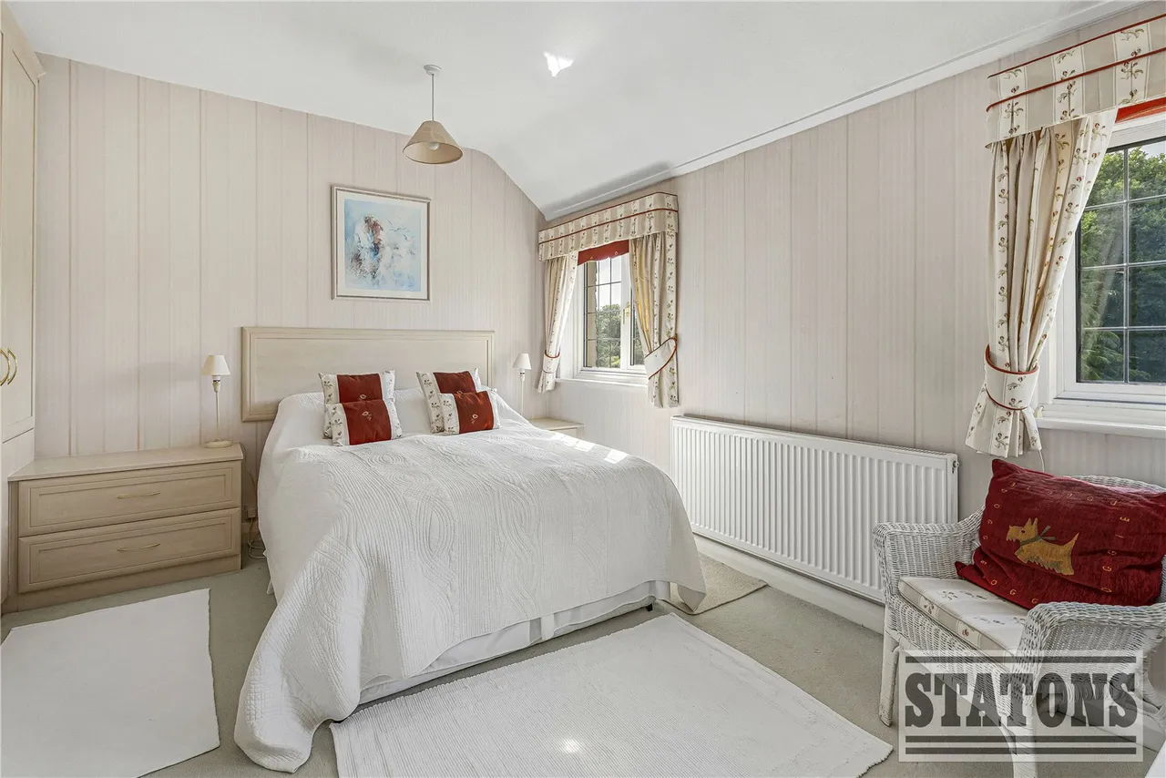 Mymms Drive, Brookmans Park, AL9, photo 15