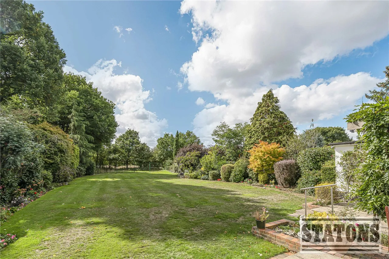 Mymms Drive, Brookmans Park, AL9, photo 4