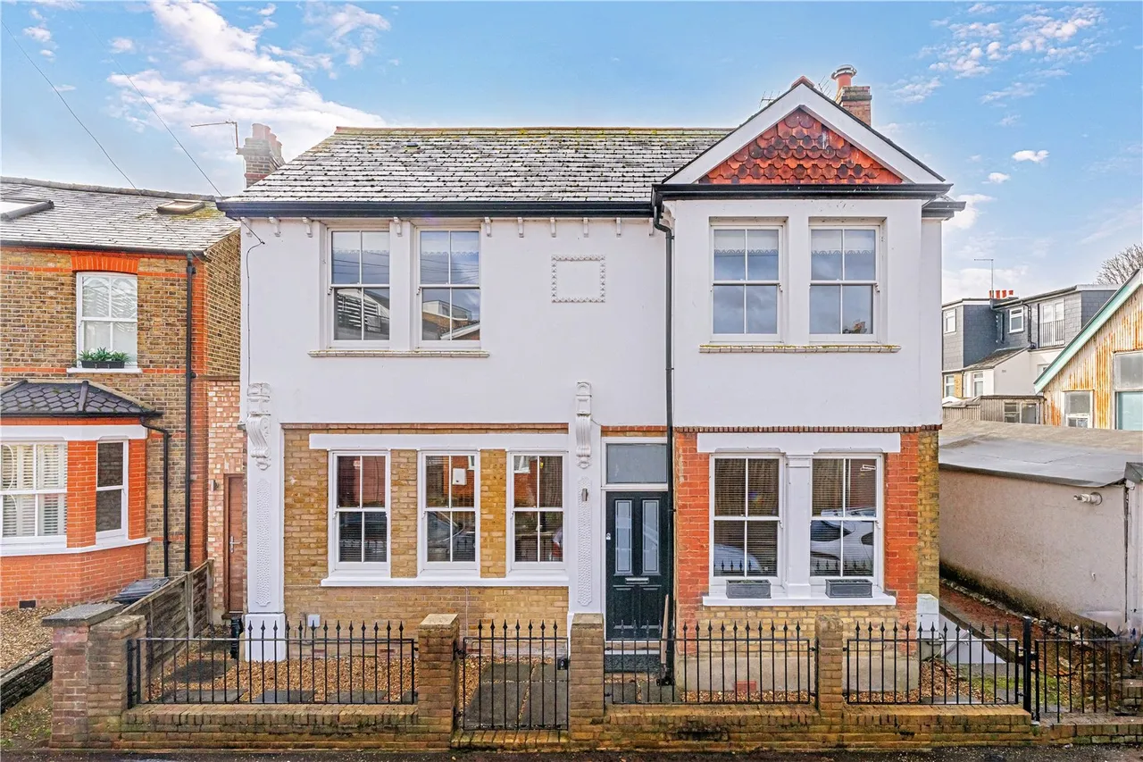 3 bed house for sale — Oldfield Road, Hampton, TW12 2AJ