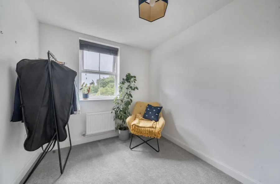 Hutton Close, Newbury, RG14, photo 11