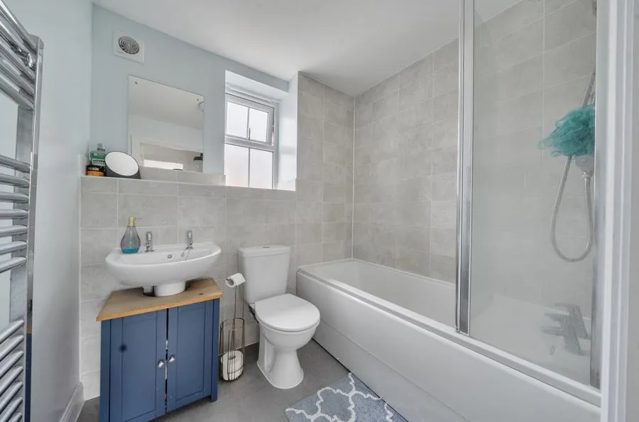 Hutton Close, Newbury, RG14, photo 13