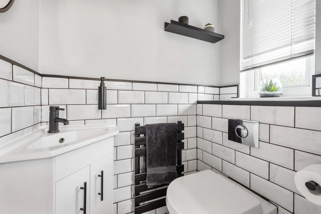 Levern Bridge Road, Glasgow, G53, photo 8