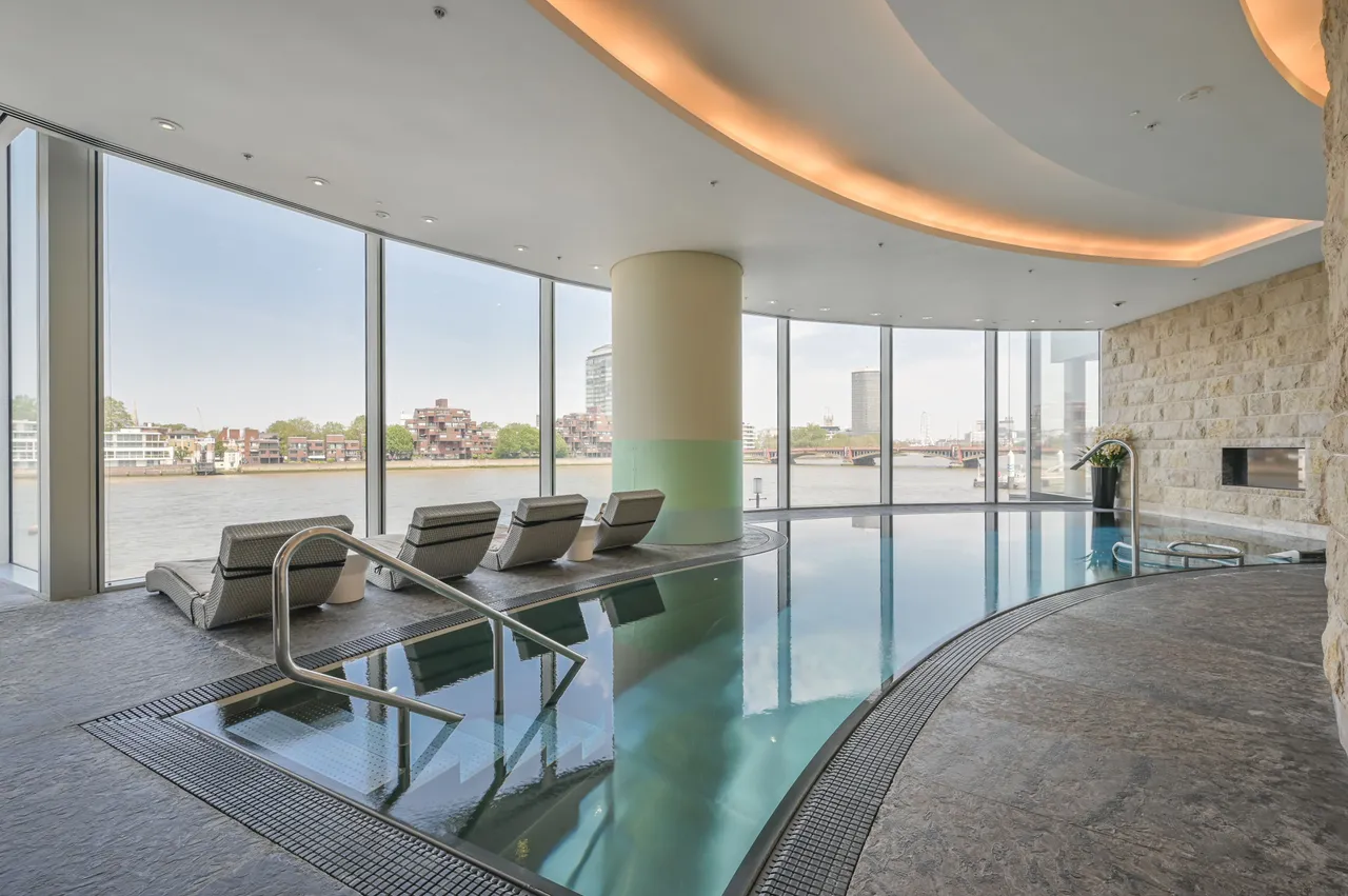 Apartment 203 The Tower, 1 St George Wharf, London, photo 5