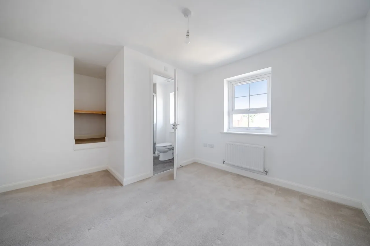 Chalk Dock Avenue, Farlington, PO9, photo 5