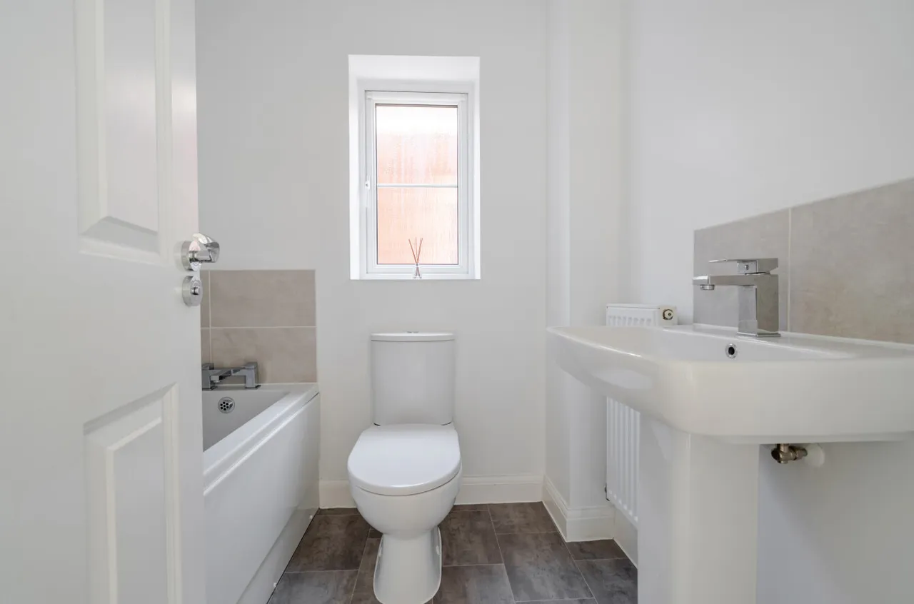 Chalk Dock Avenue, Farlington, PO9, photo 8