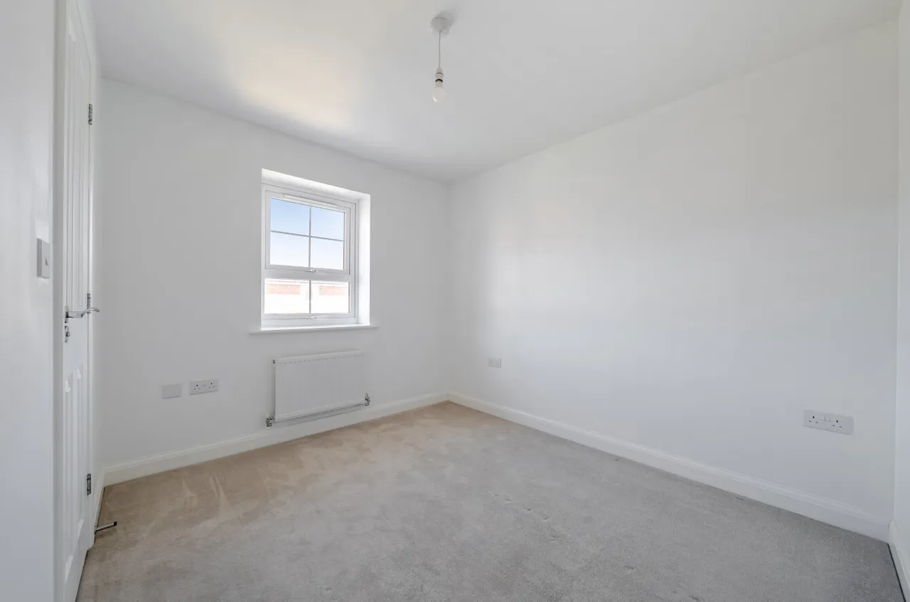Chalk Dock Avenue, Farlington, PO9, photo 7