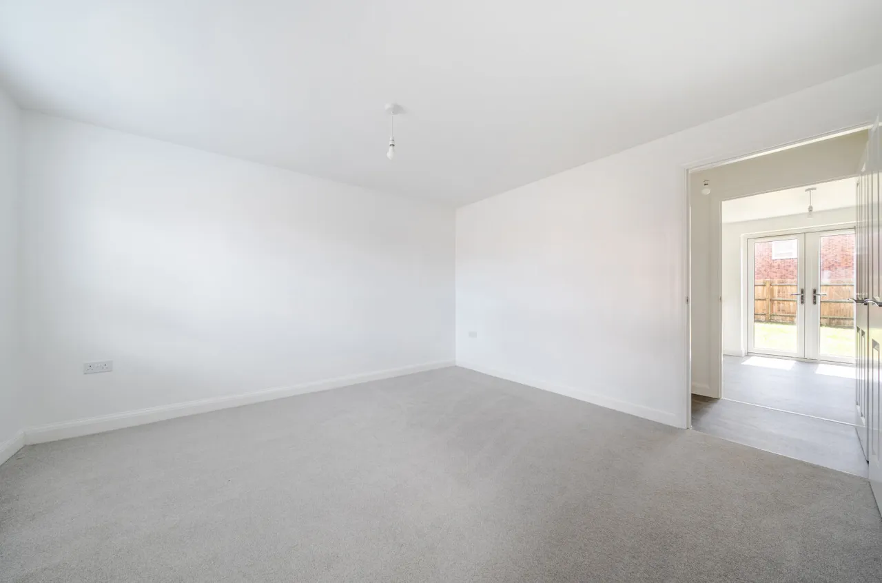 Chalk Dock Avenue, Farlington, PO9, photo 3