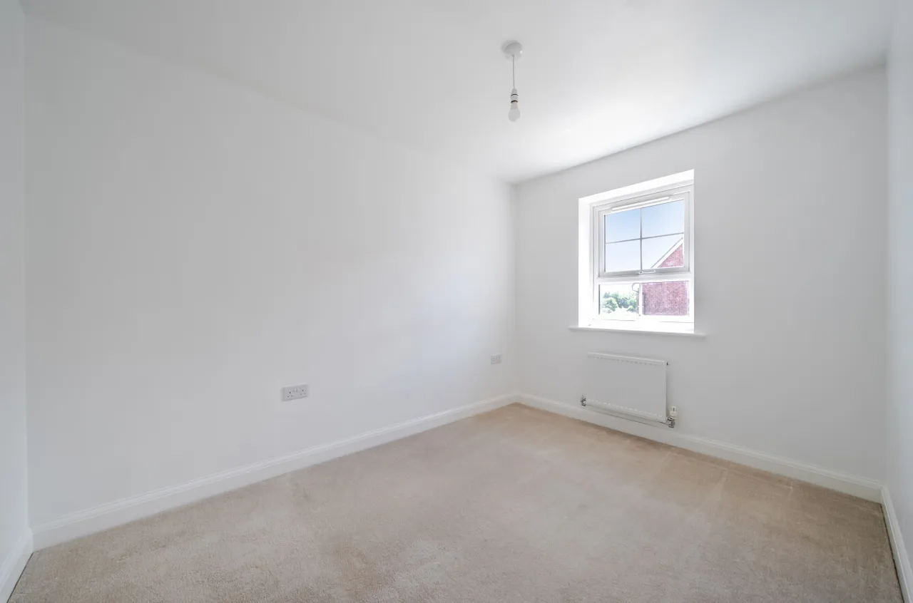Chalk Dock Avenue, Farlington, PO9, photo 9