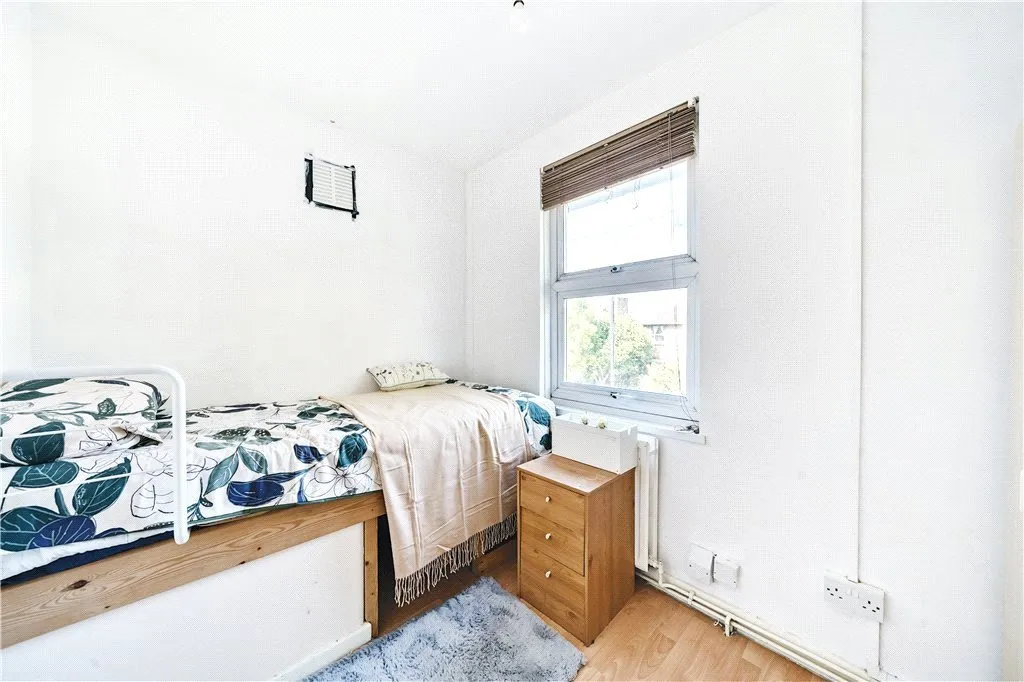 Kelvington Road, SE15, photo 11