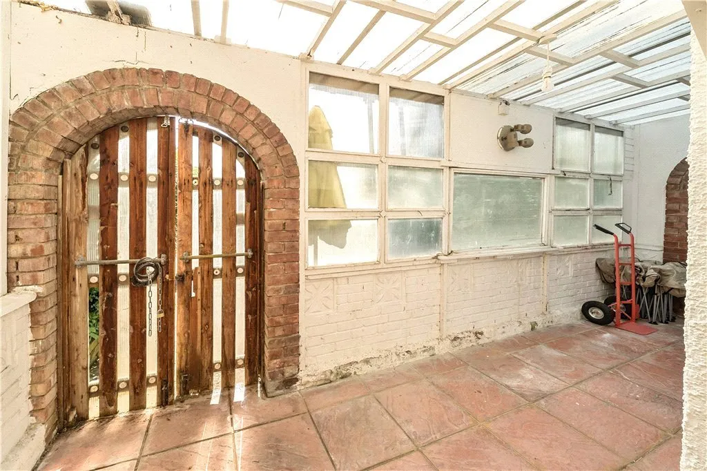 Kelvington Road, SE15, photo 17