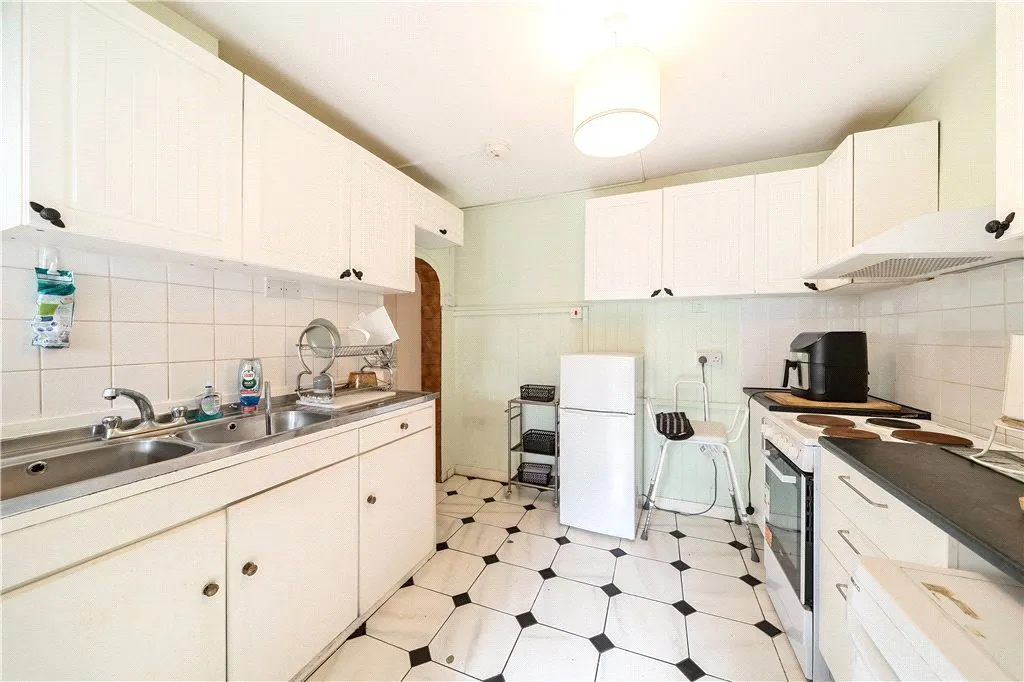 Kelvington Road, SE15, photo 14