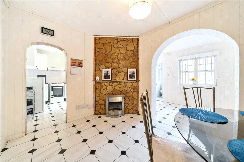 Kelvington Road, SE15, photo 13