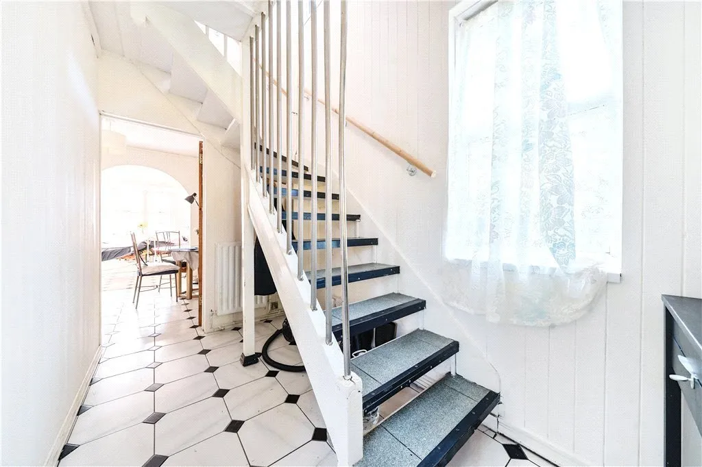 Kelvington Road, SE15, photo 20