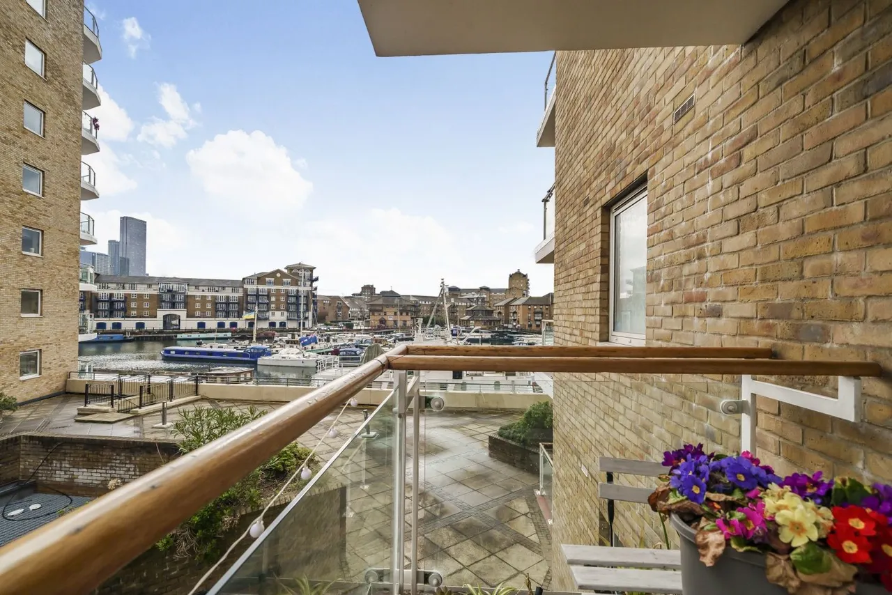 Basin Approach, London, E14, photo 3