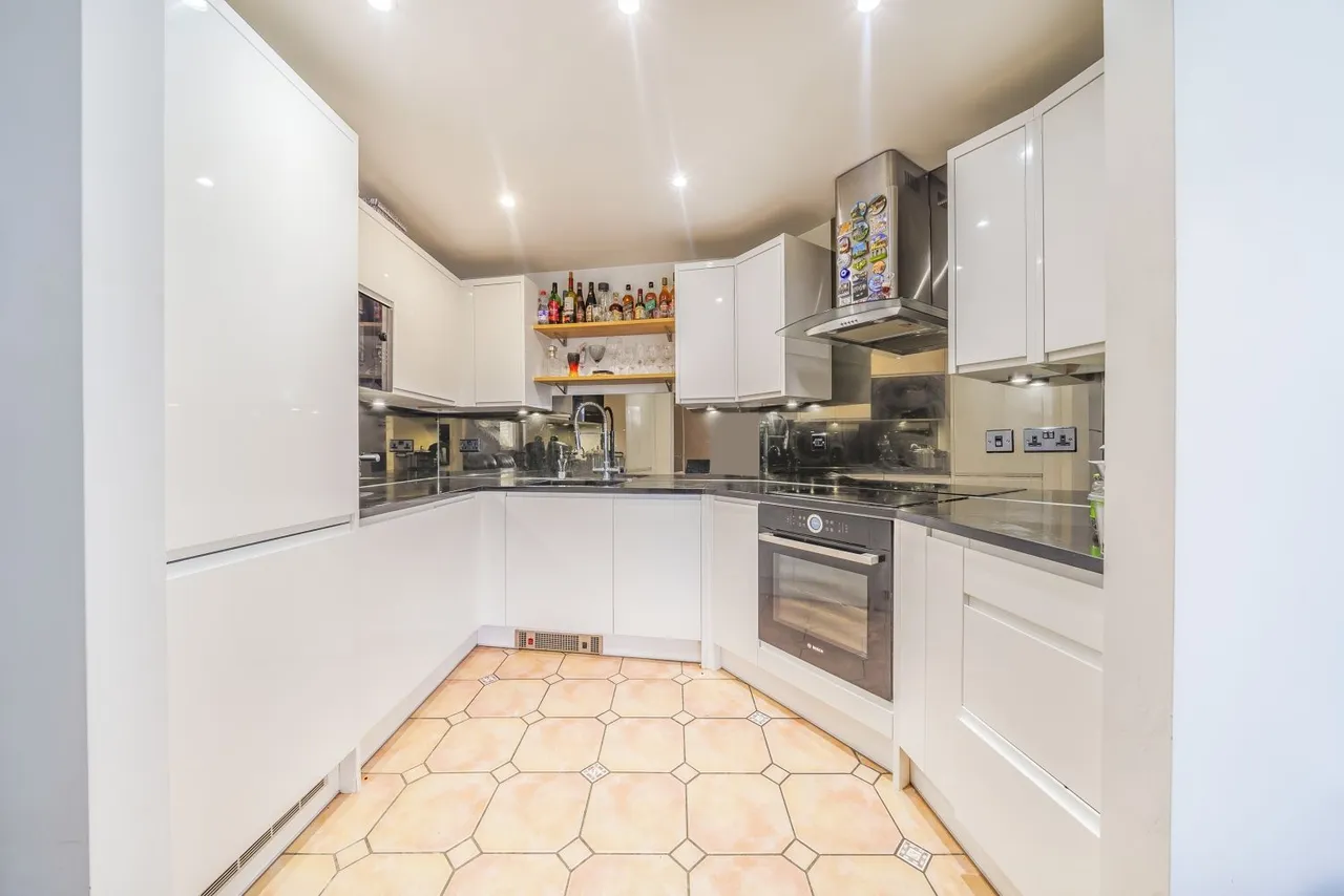 Basin Approach, London, E14, photo 8