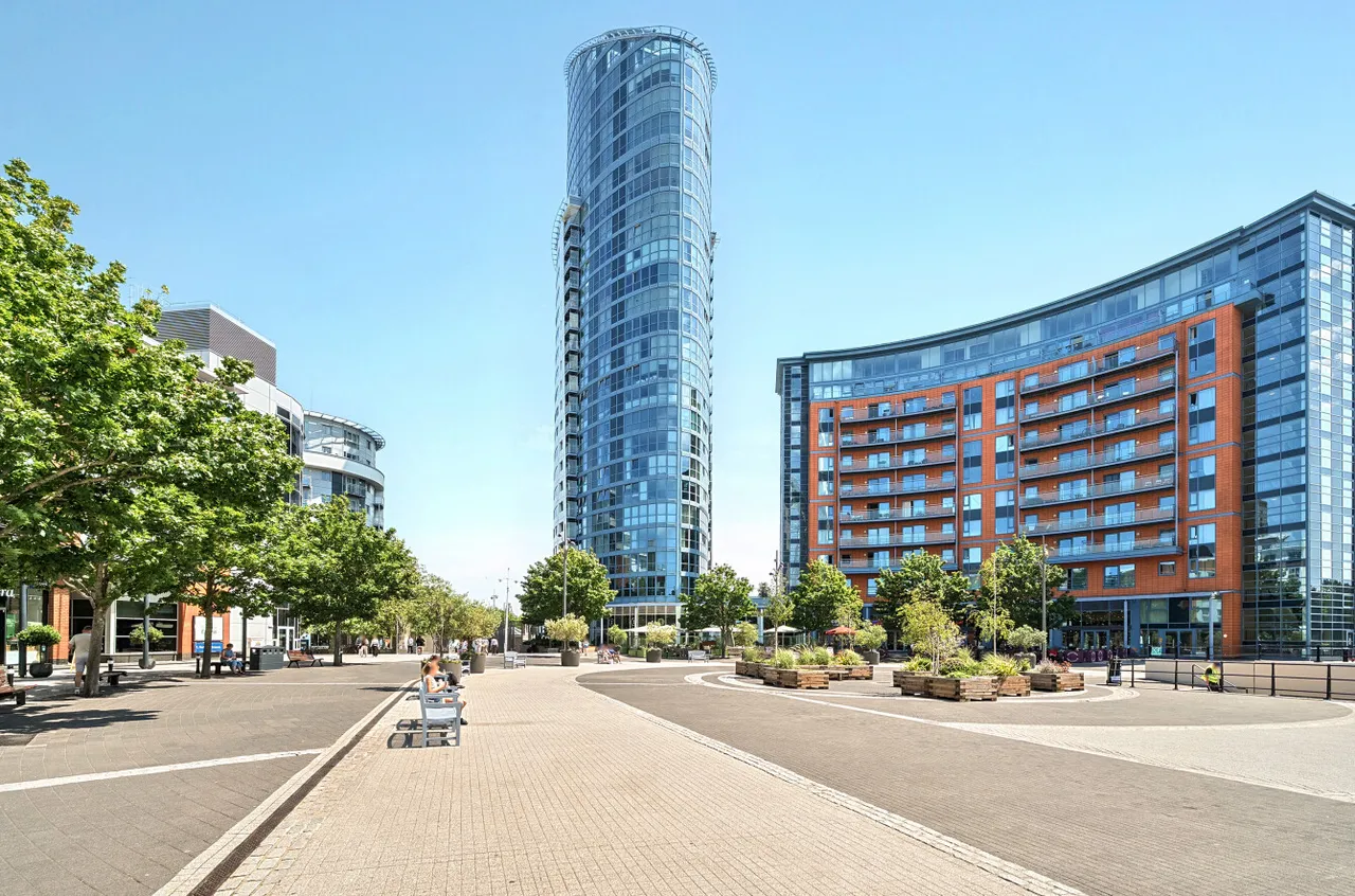 3 bed flat for sale, Gunwharf Quays, Portsmouth, PO1