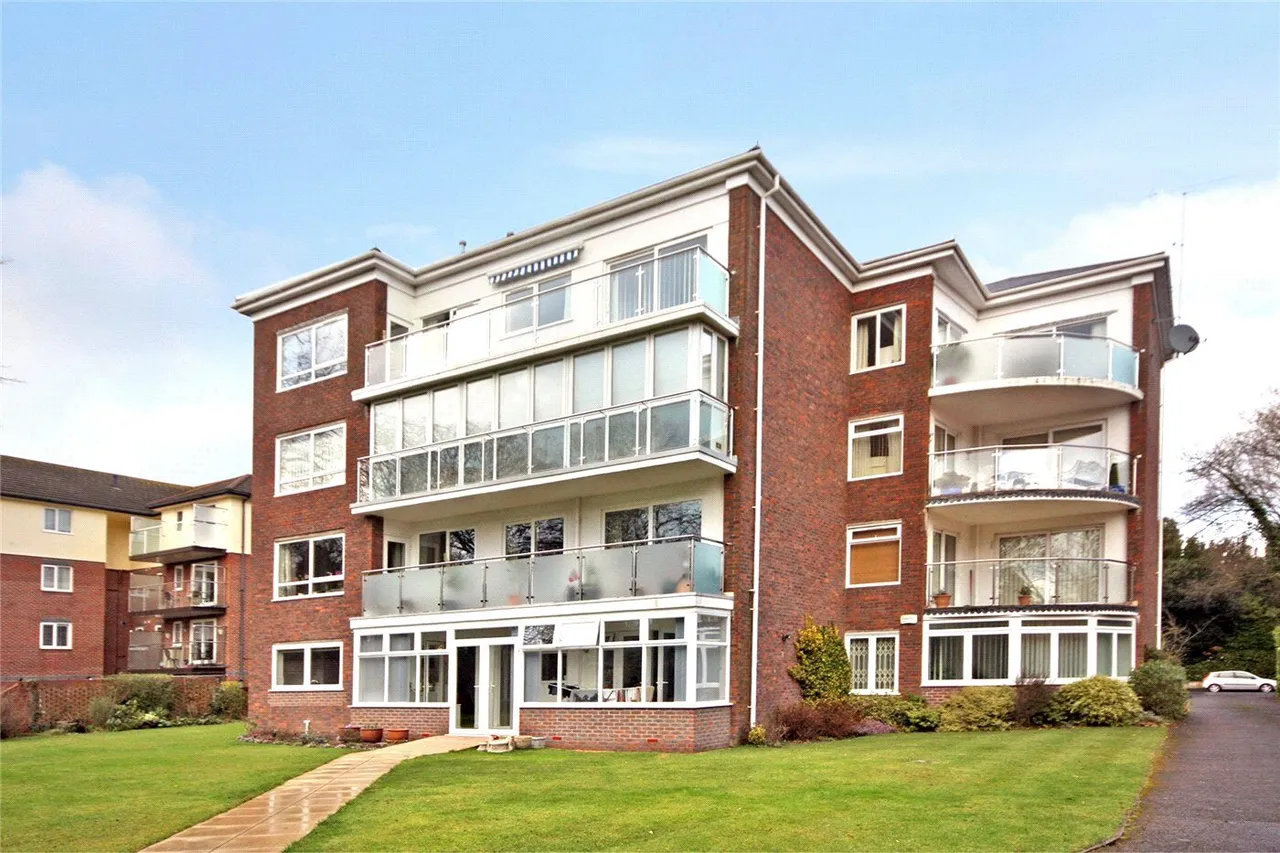 2 bed flat for sale, West Cliff Road, Bournemouth, BH4
