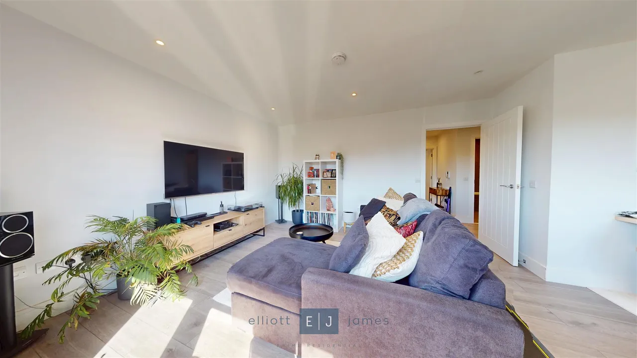 Lesley Court, Loughton, IG10, photo 7