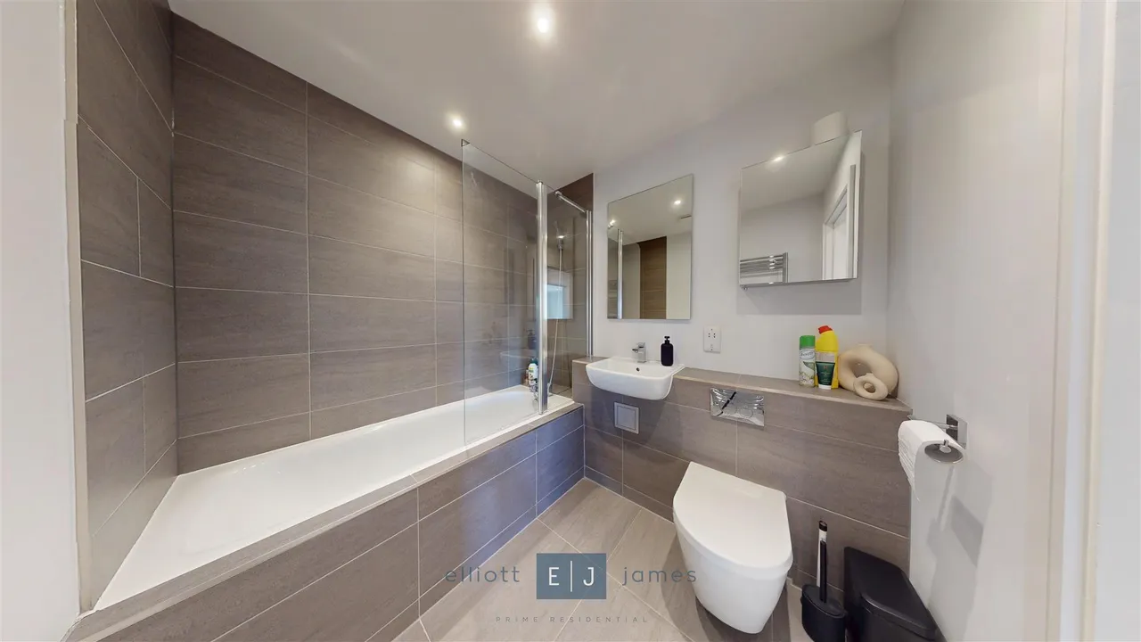 Lesley Court, Loughton, IG10, photo 4