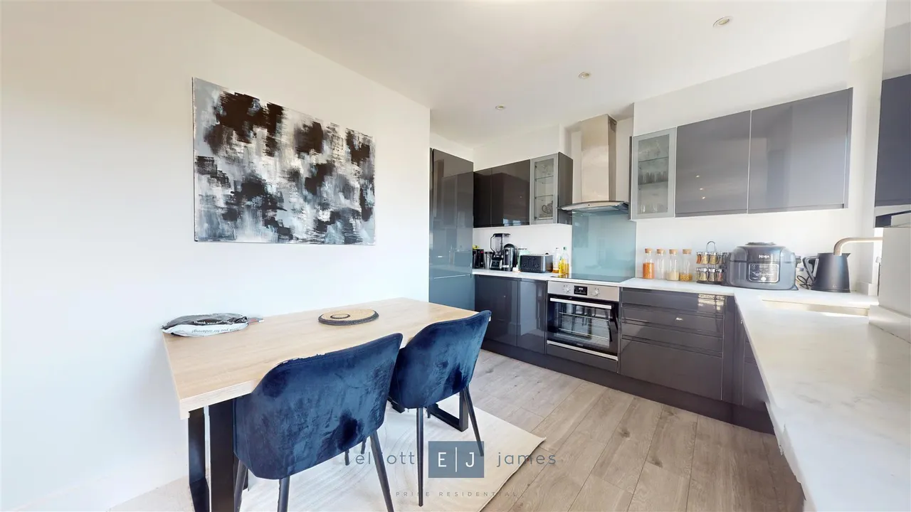 Lesley Court, Loughton, IG10, photo 8