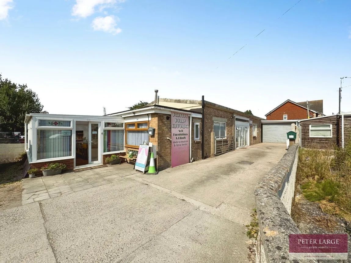 property for sale — Old Manor Way, Kinmel Bay, Conwy, LL18 5BE