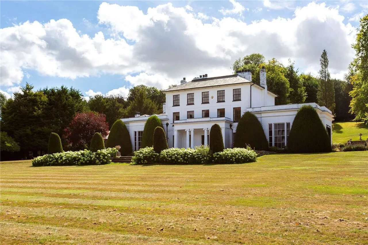 9 bed house for sale, Munden Road, Dane End, SG12