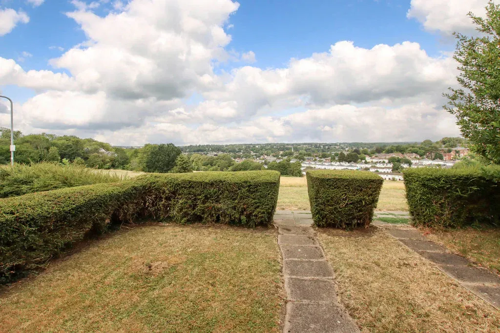 Knightsbridge Way, Hemel Hempstead, Hertfordshire, HP2 5ES, photo 2