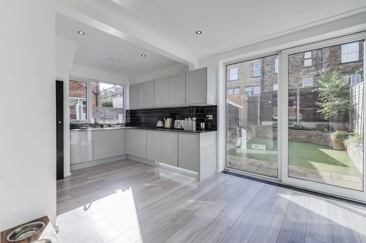 Arncliffe Garth, Stanningley, LS28, photo 3
